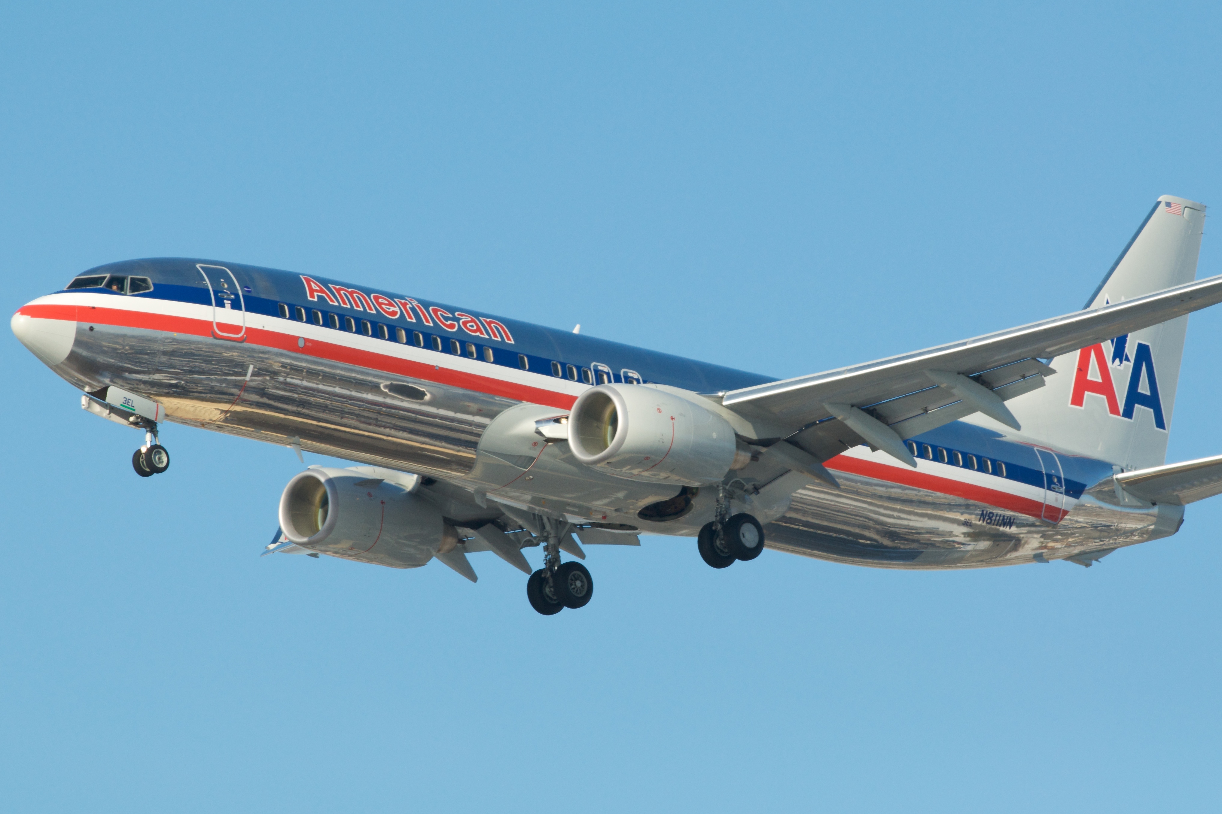 American Airlines Cancels ALL Flights For TUESDAY [April Fools]