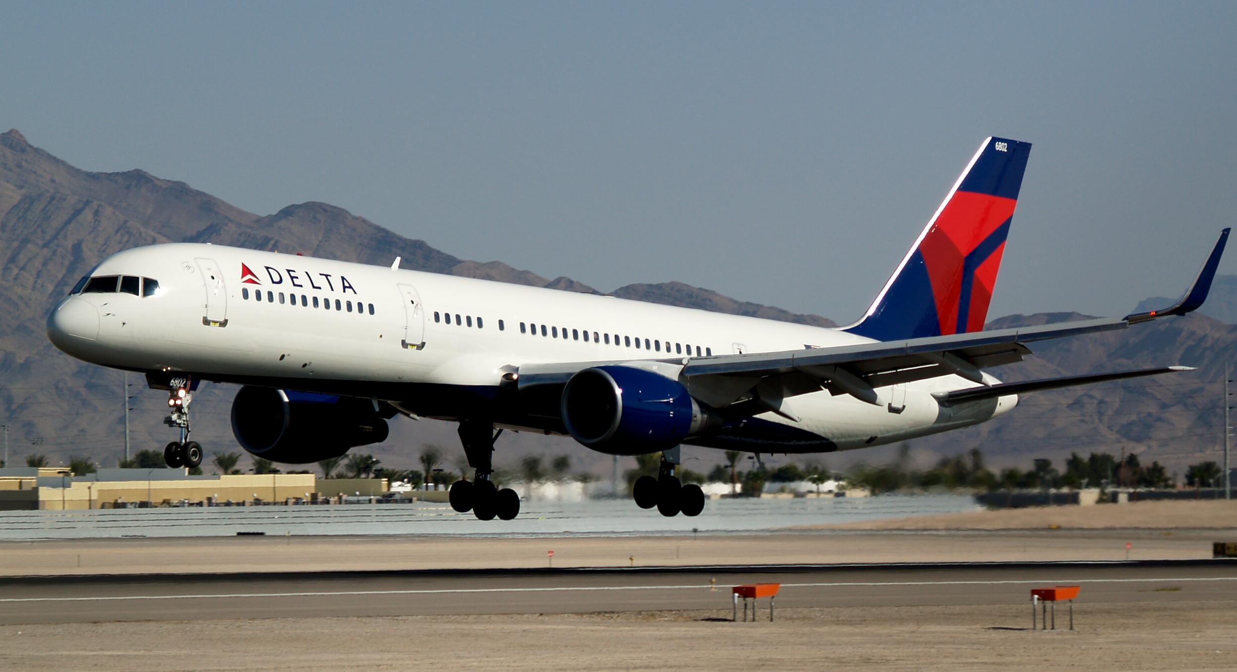 Earn up to 10,000 Delta Skymiles this fall per round trip