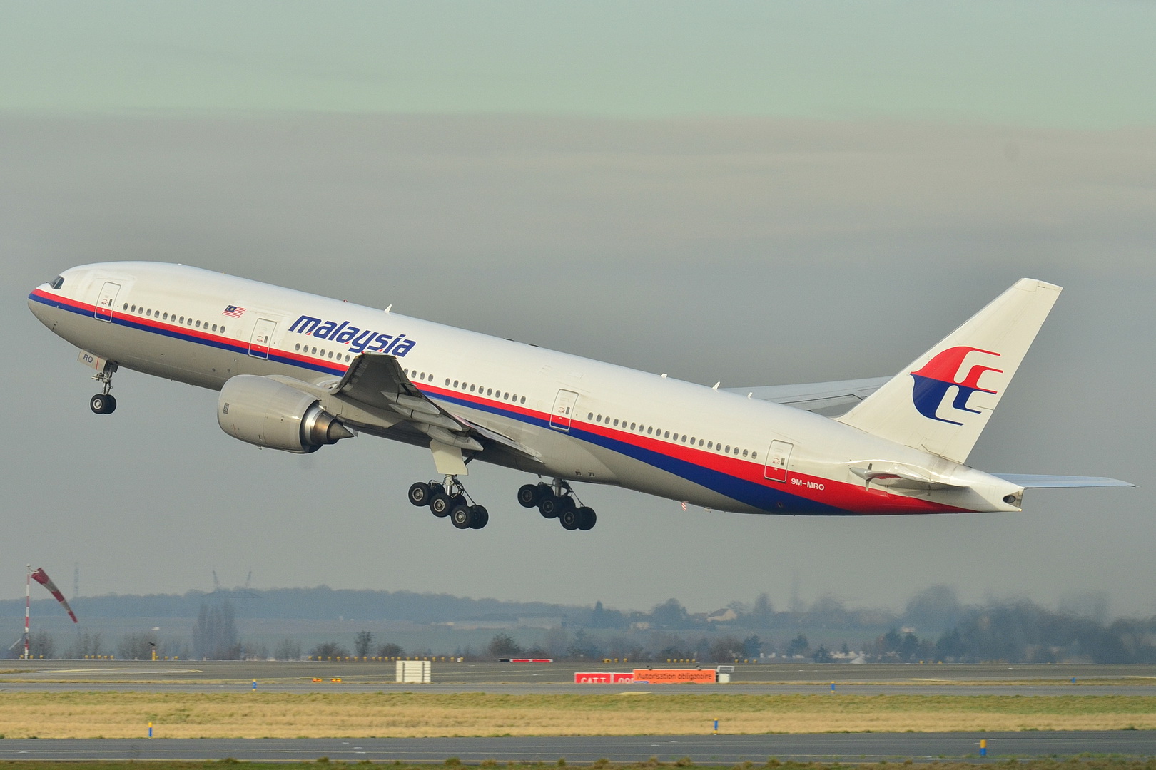 BREAKING: Malaysia Airlines plane shot down in Ukraine – VIDEO
