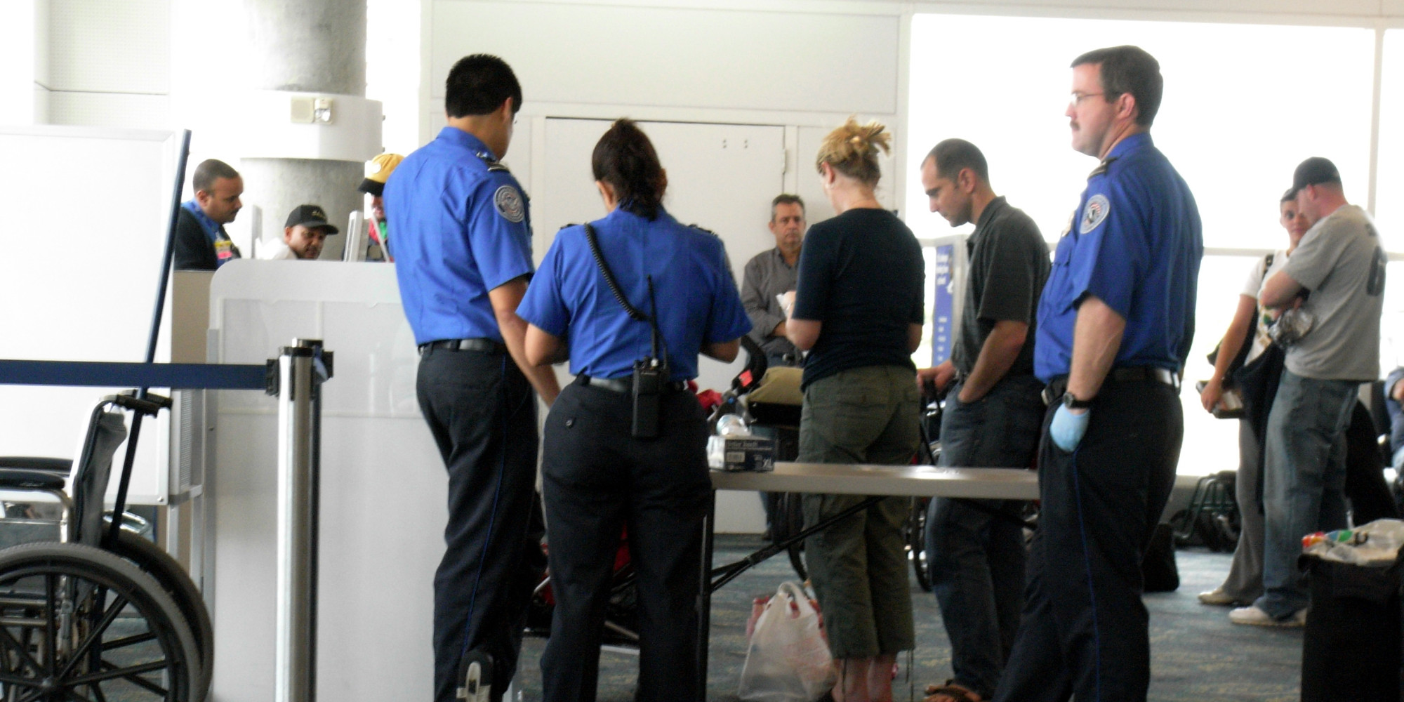 TSA misses gun, knife on flights boarding to London