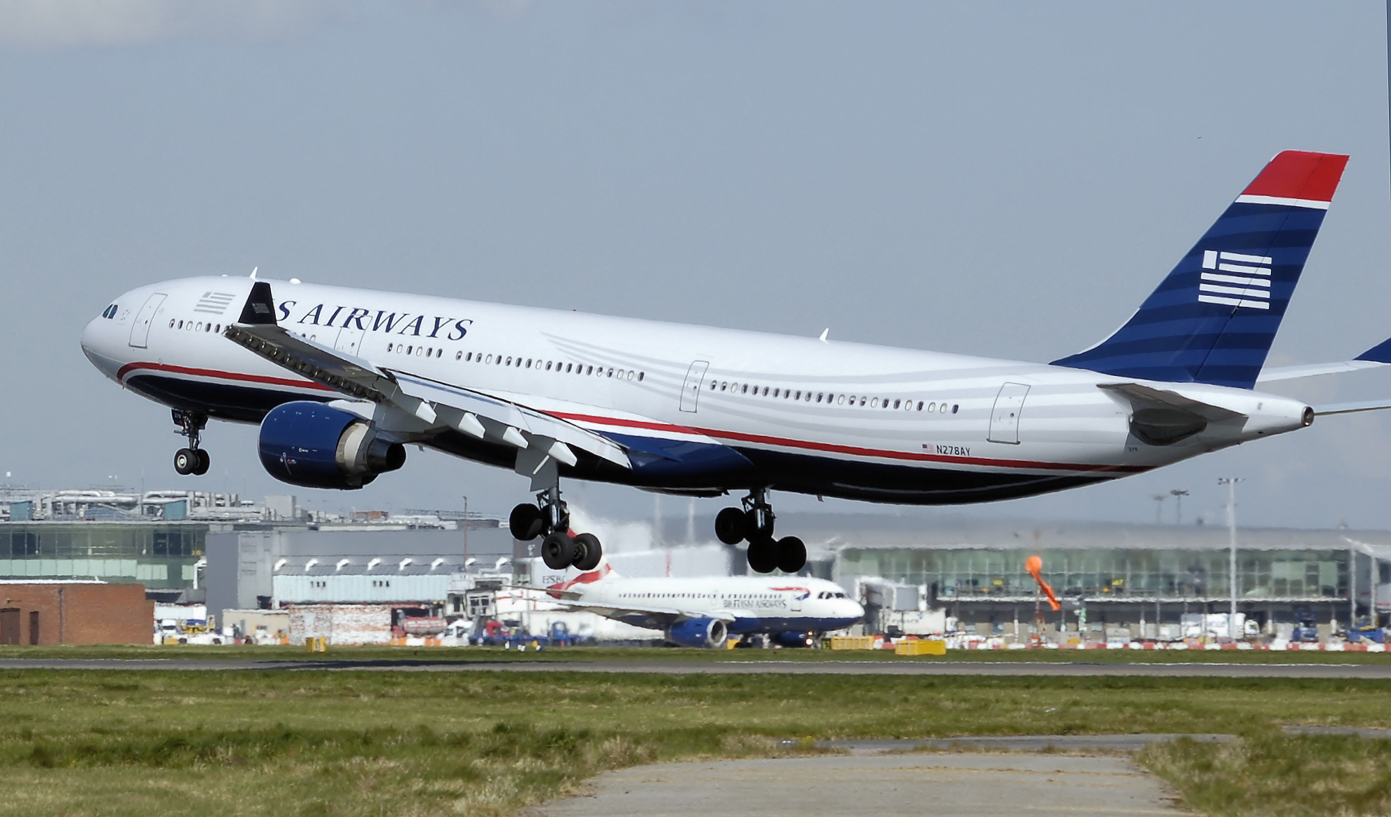 US Airways Flight From Israel Diverted to Rome After 16 Get Sick