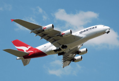 Qantas expands domestic economy service, offers iPad Minis