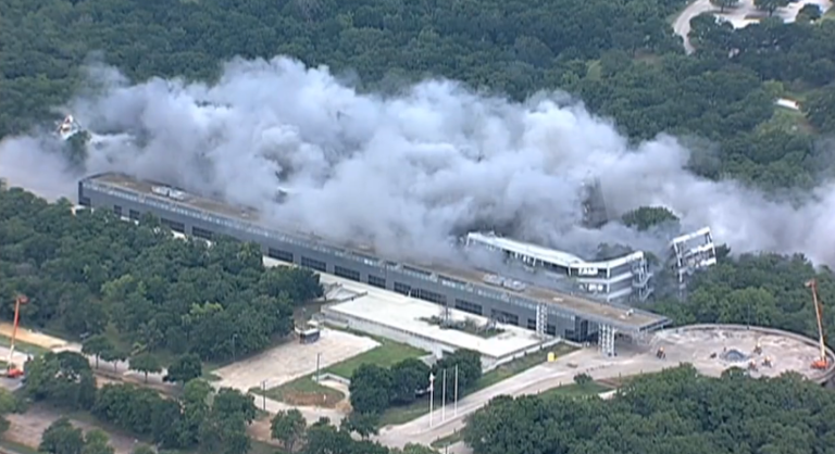 (Video) American Airlines’ Old Headquarters Imploded