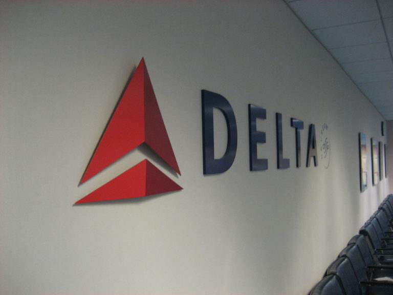Businessman Kicks Delta Employee At JFK For Wearing Hijab