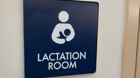 Breastfeeding Moms at Airports